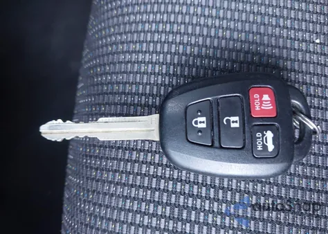 2019 Toyota Corolla Se z USA, uszkodzony, nr VIN 2T1BURHE0KC204744